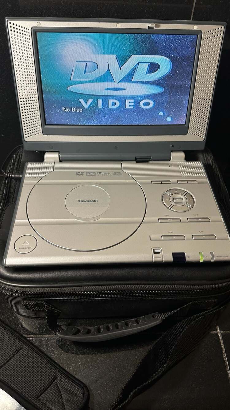 Kawasaki Pvs1080 Portable Dvd Player w/ Case Remote Battery & All Cables